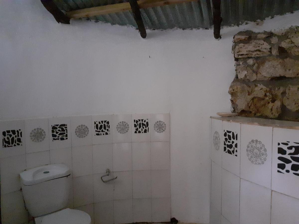 Gecko Nature Lodge Home Of Swahili Divers The Best Dive Center And Famous Gecko Restaurant Verani エクステリア 写真